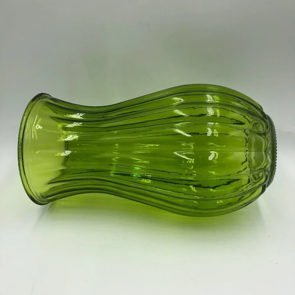 Vintage Green Glass Flower Plant Vase Indoor Tabletop Display Collectible Decor